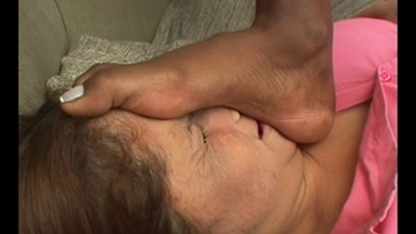 Aninha the Black Pearl: Feet Domination and Foot Licking