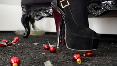 I Dislike Xmas: Arabian Domina Cecilia Fernandez's High-Heel Crush