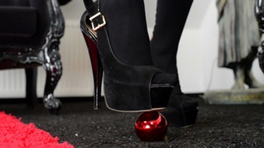 I Dislike Xmas: Arabian Domina Cecilia Fernandez's High-Heel Crush