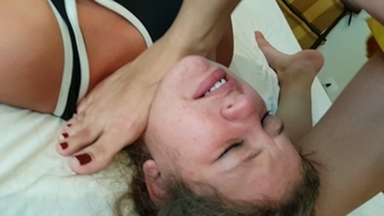 Hand Fight 4: Patricia Campos vs Paulinha, Who Is Stronger?