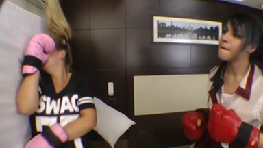 Boxing Marathon Part 2: Meg and Paulinha Show No Mercy