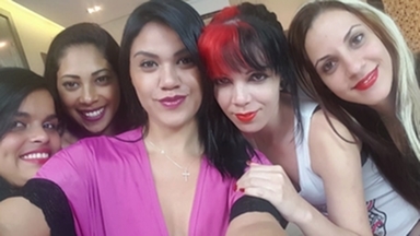Five Queens, One Face: Facesitting Gang Bang Party
