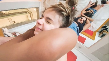 Jessica Bru vs Marilla Castilo: Intense Scissor Hold Legs