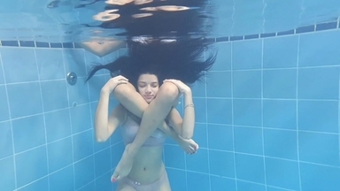The Perfect Ass Squeeze: Wet Catfight on Wellness Weekend