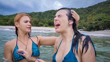 Sea Catfight: Three Top Models, Two Against One in the Water