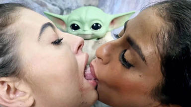 Star Whores: A Galactic Kissing Parody With a Princess and Lightsabers