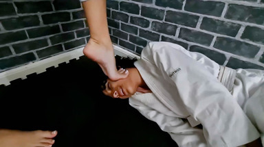 Karate Queen Amanda Fabri vs Nataly: Power Footwork With Model Feet